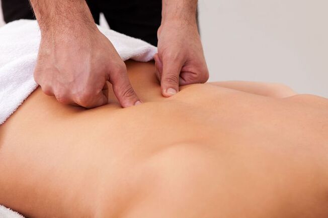 Therapeutische massage - een methode om rugpijn in het gebied van de schouderbladen kwijt te raken